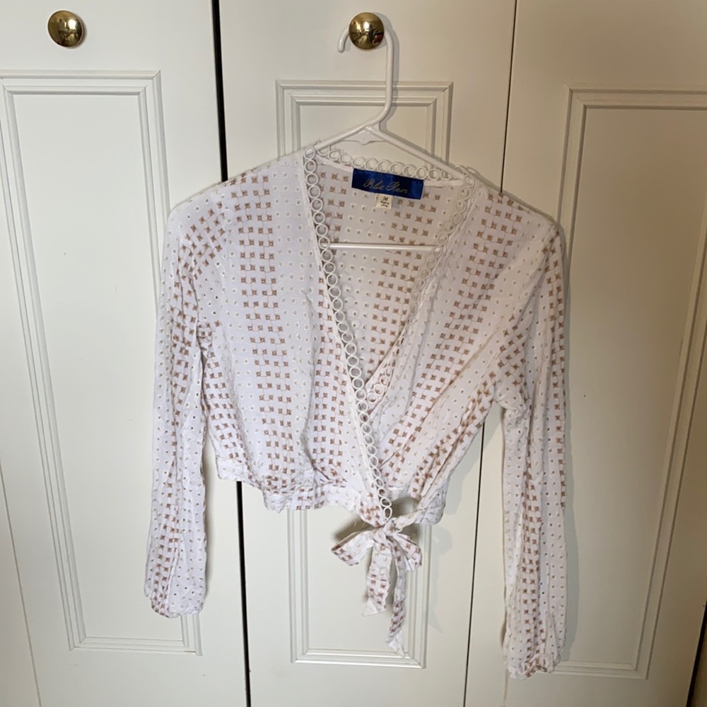 Wrap shirt size medium cute texture and design